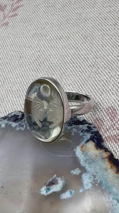Etched quartz stone ring – twin faces intaglio design, size S/9