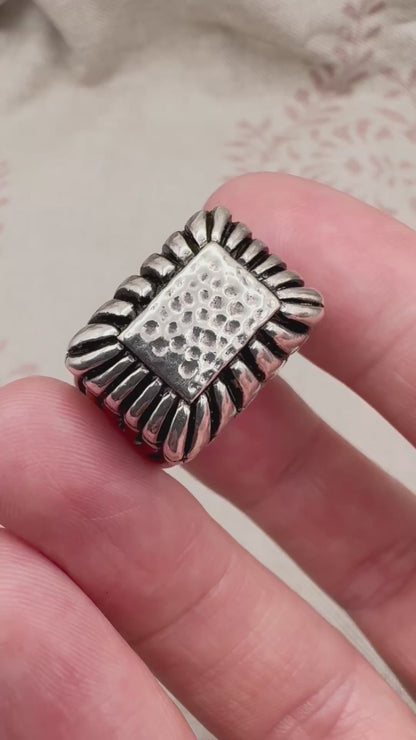 Vintage flower statement ring with hammered centre panel, size L (US 5.5)